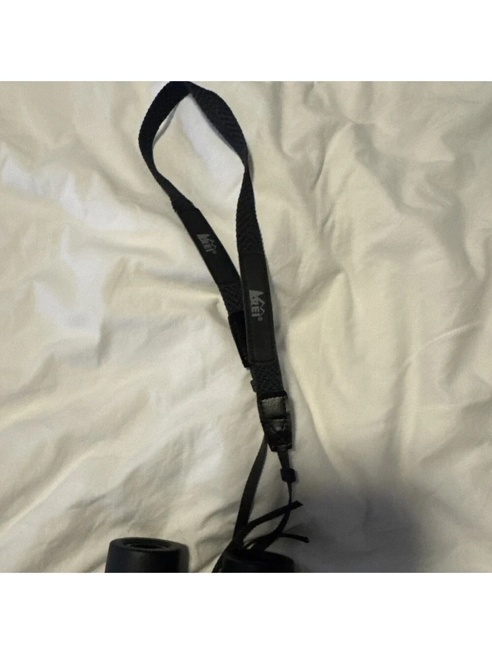 REI 10x32 Waterproof Binoculars Black No Case